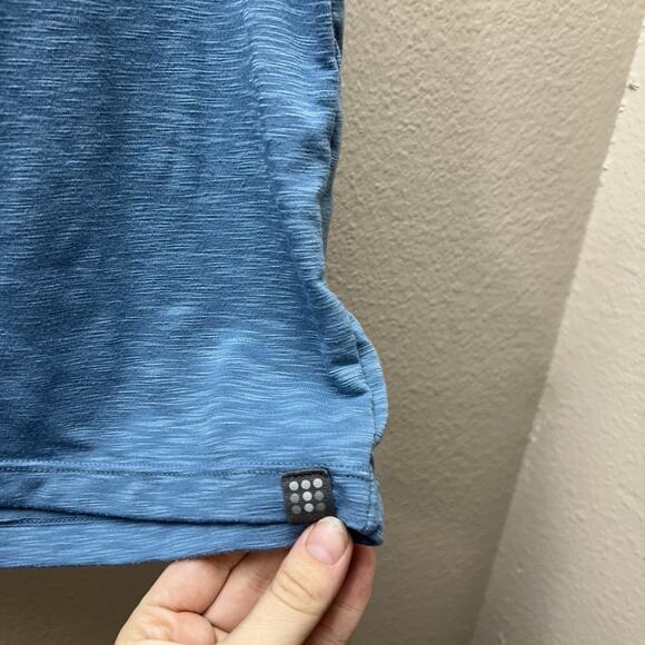 Title Nine Tank Top Womens Sz L Blue Boxy Muscle Sleeveless Performance Gym - Picture 2 of 5